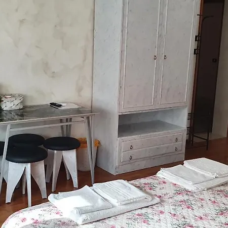 Le Rustiche Foresteria Bed & Breakfast 3*