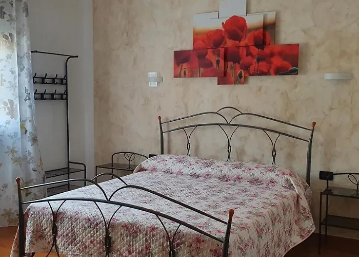 Le Rustiche Foresteria Bed and breakfast Dello