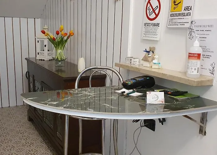 Le Rustiche Foresteria Bed and breakfast Dello